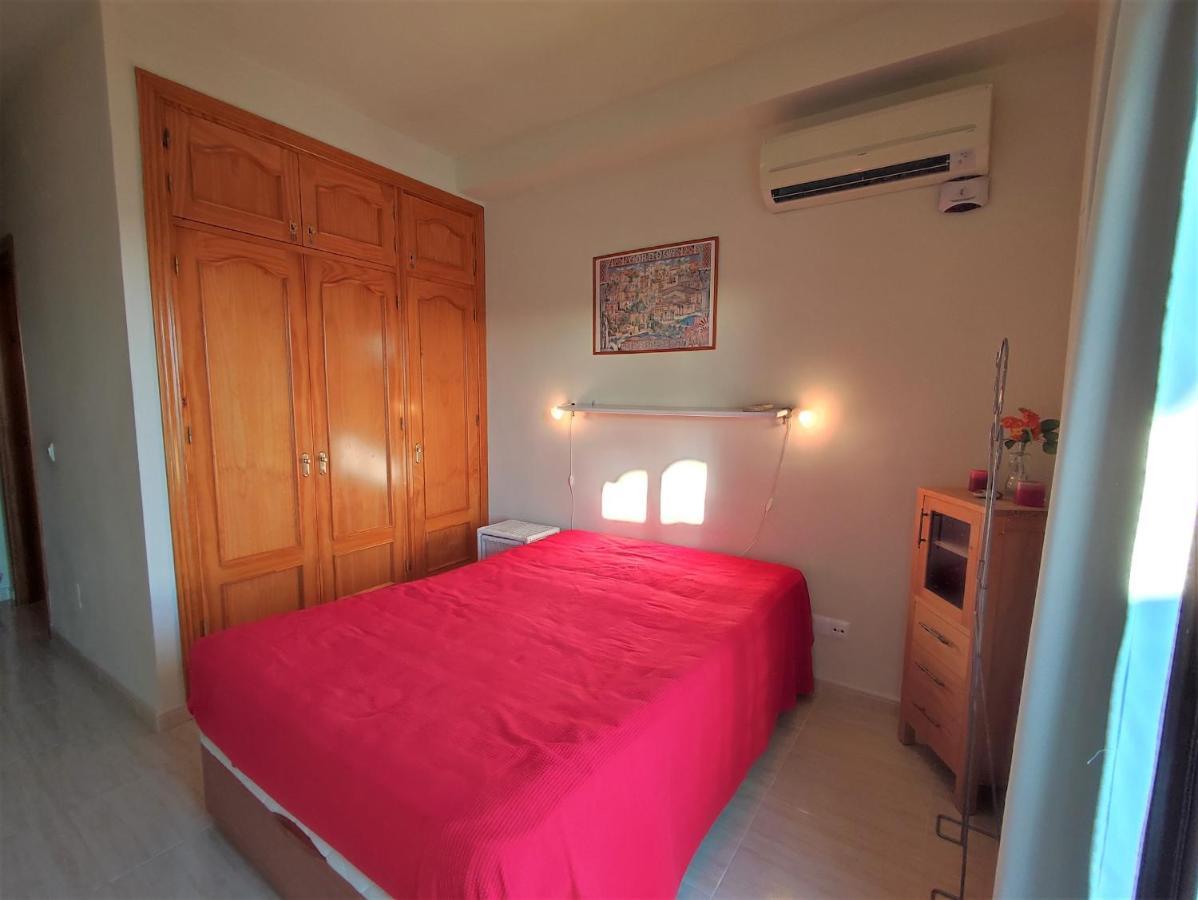 Lovely 2 Bedroom Apartment With Sea View, Фріхіліана Екстер'єр фото