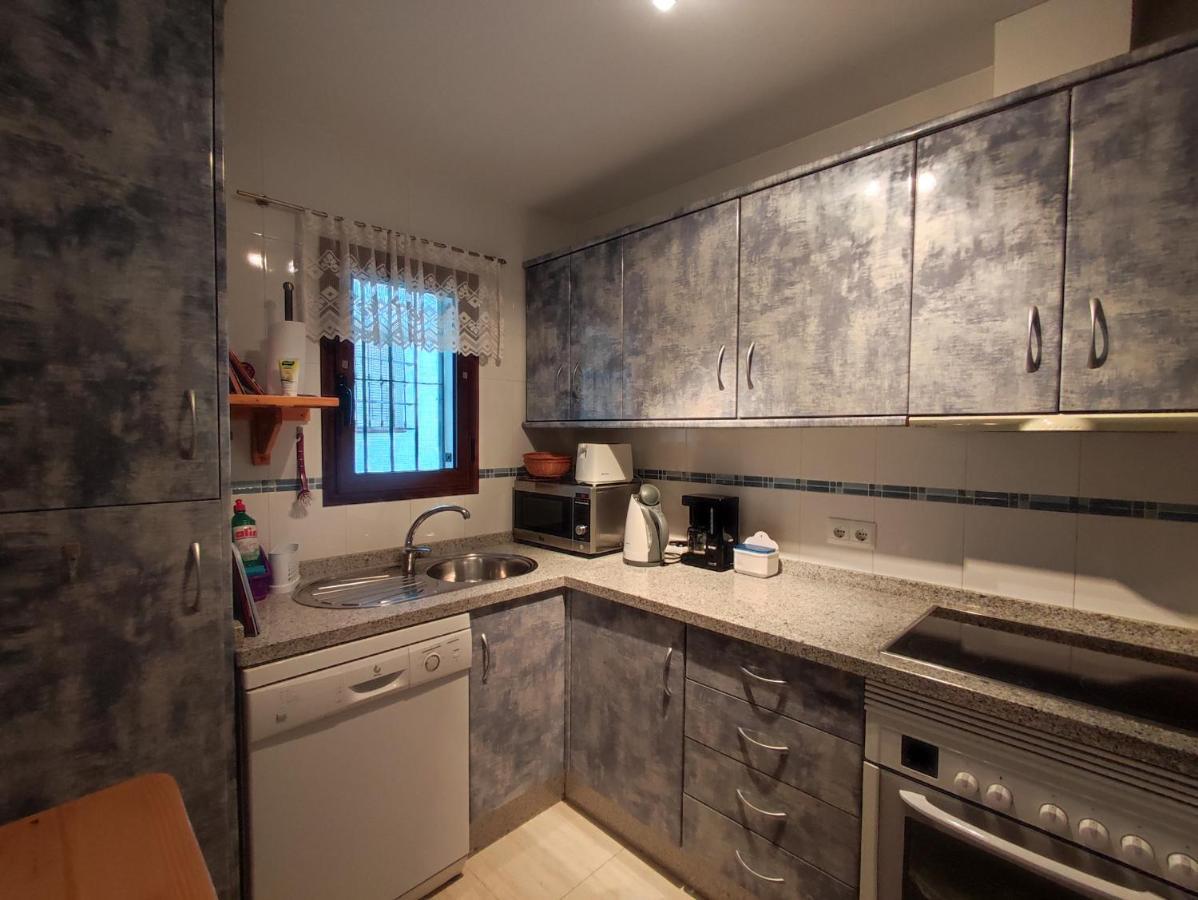 Lovely 2 Bedroom Apartment With Sea View, Фріхіліана Екстер'єр фото