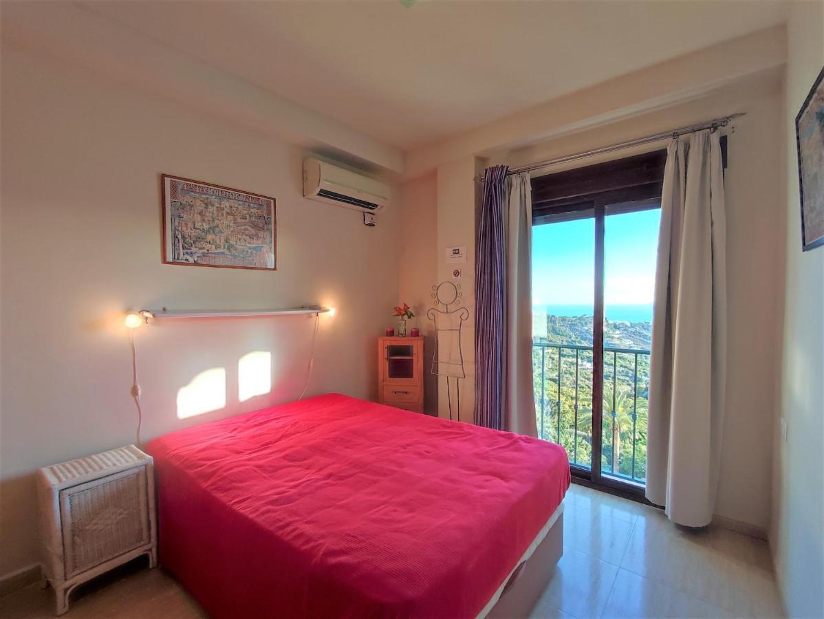 Lovely 2 Bedroom Apartment With Sea View, Фріхіліана Екстер'єр фото