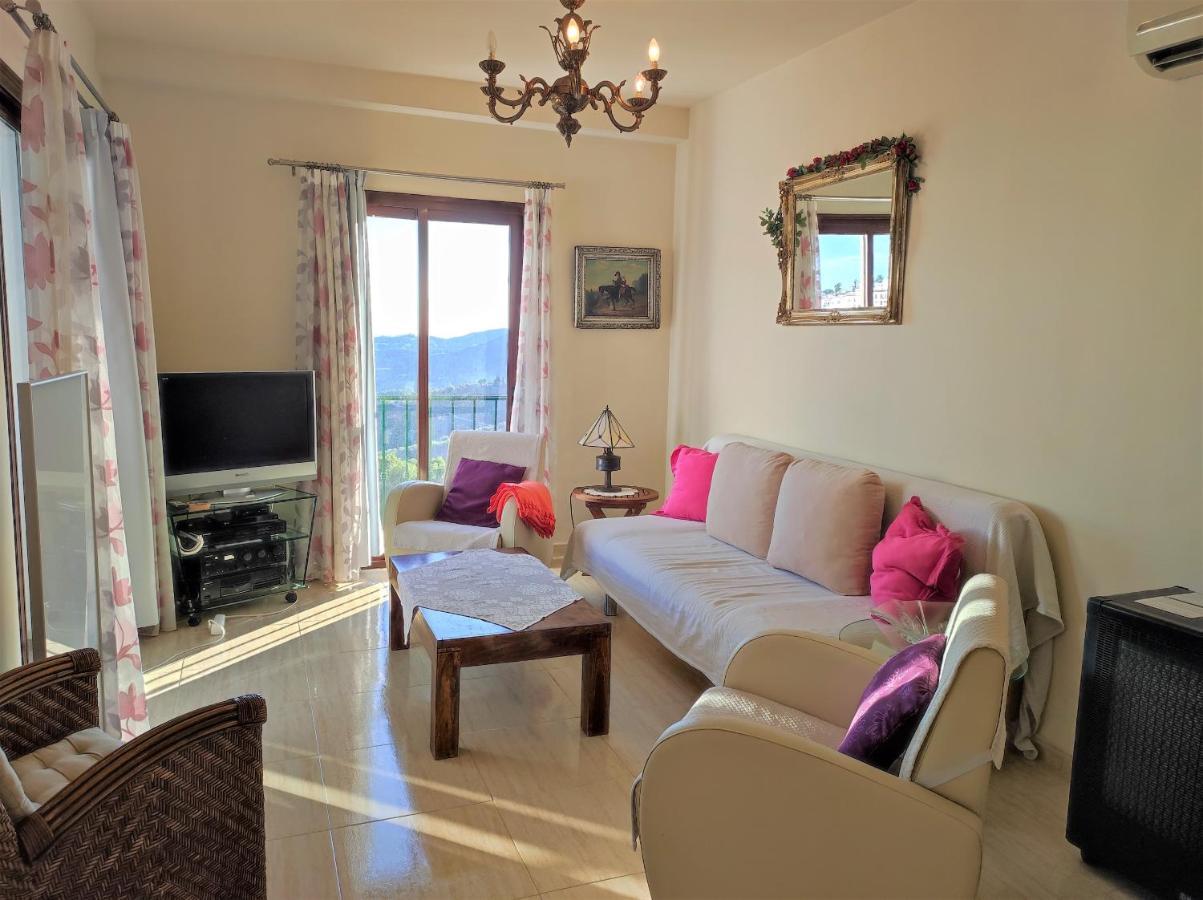 Lovely 2 Bedroom Apartment With Sea View, Фріхіліана Екстер'єр фото